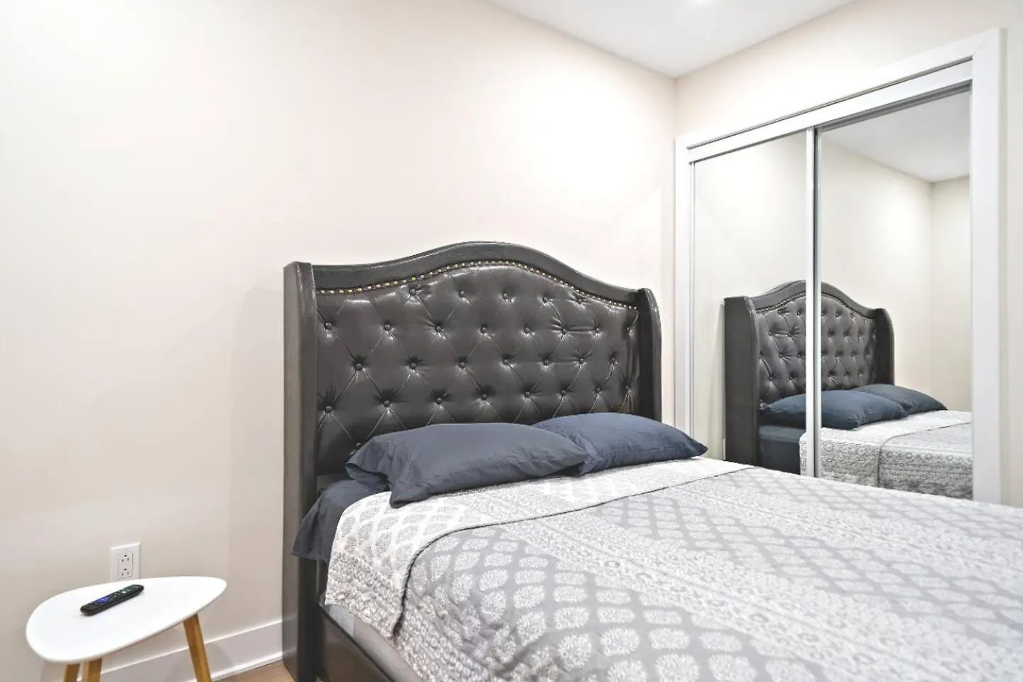 Duplex 6 Bedrooms In Heart Of Plateau Mont-Royal 몬트리올 0*,