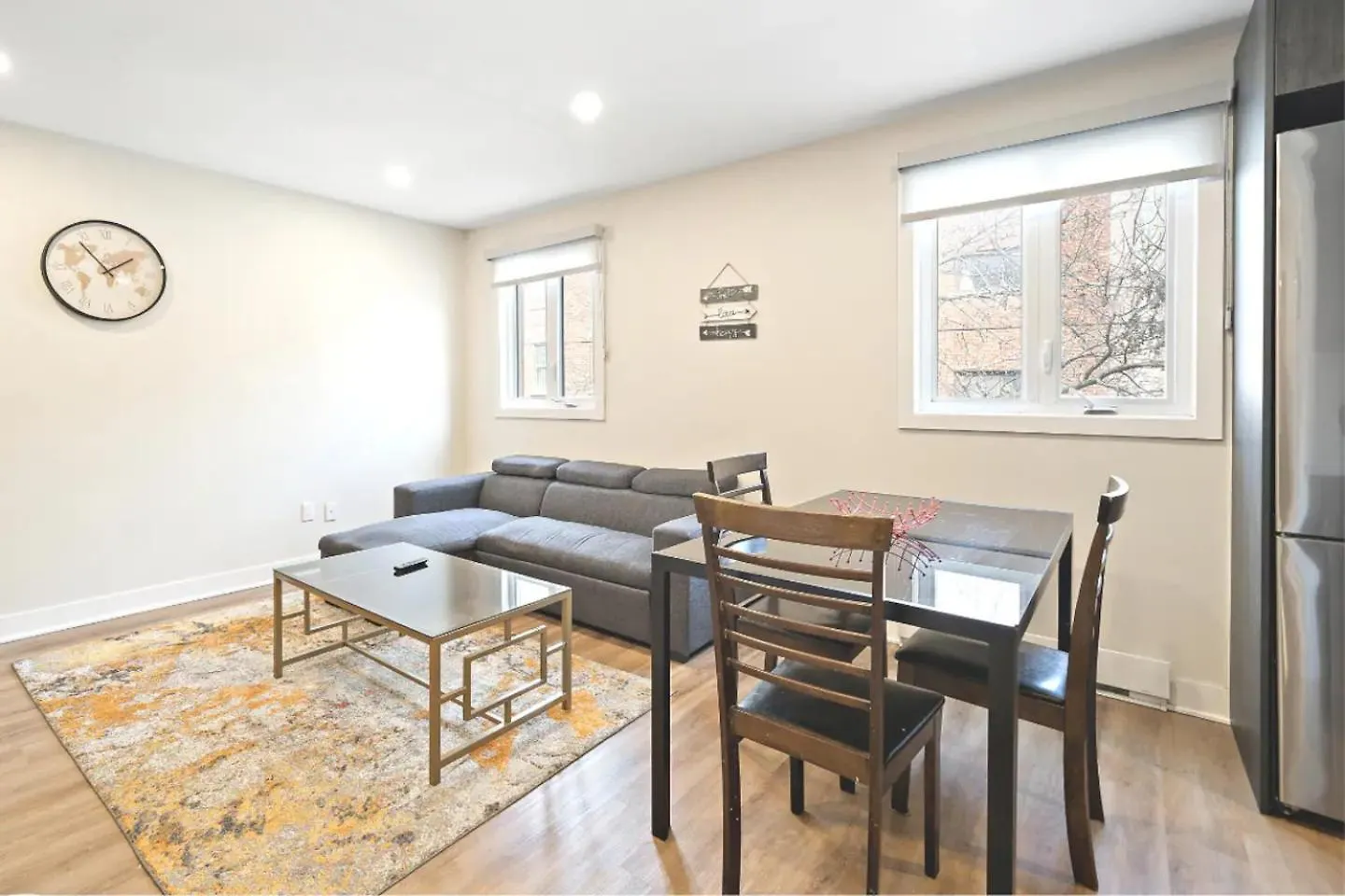 Duplex 6 Bedrooms In Heart Of Plateau Mont-Royal 몬트리올 0*,  캐나다