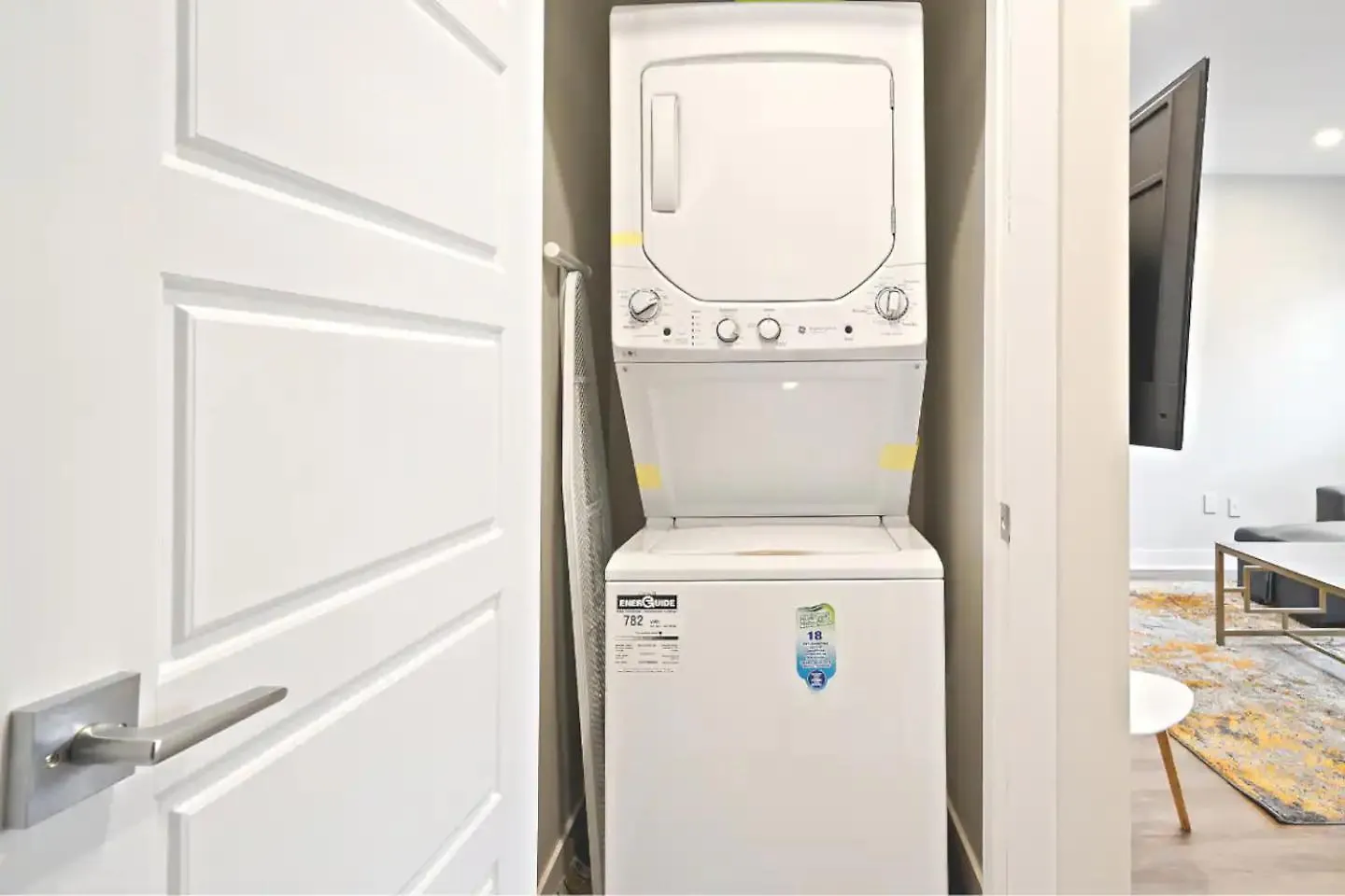 Duplex 6 Bedrooms In Heart Of Plateau Mont-Royal 몬트리올